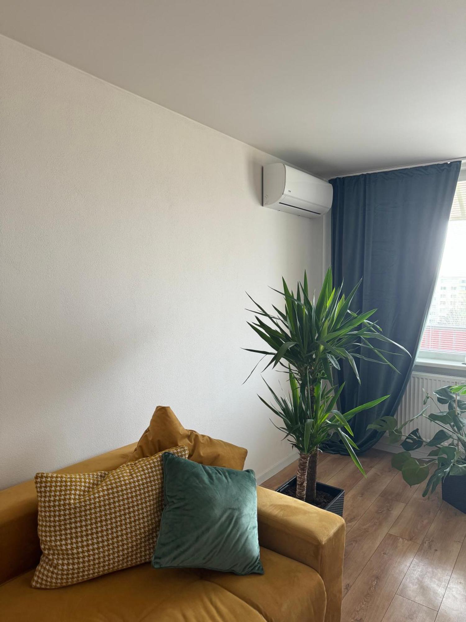 Modern Central Apartment ニトラ エクステリア 写真